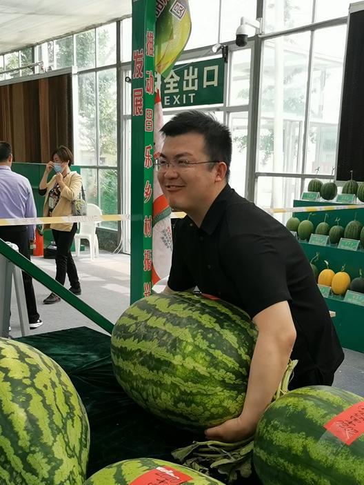 某市吃瓜群众小王,吃瓜群众的视角