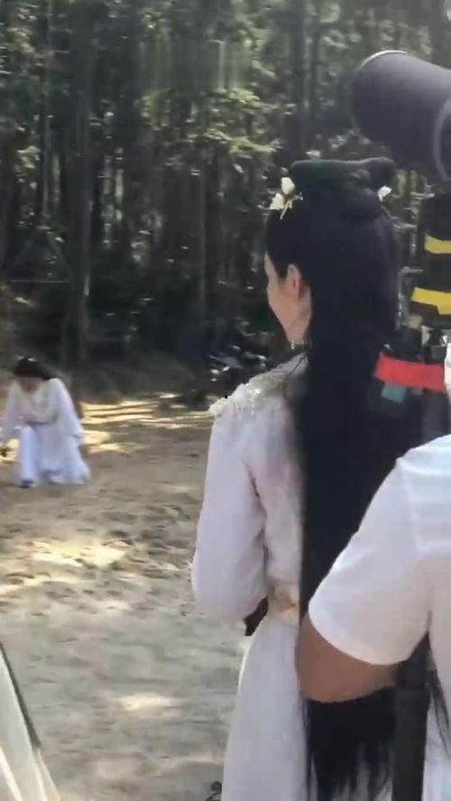 穿越女变吃瓜,一场古今奇遇记