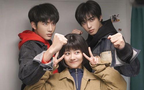 吃瓜前排磕cp,吃瓜前排的甜蜜磕CP瞬间