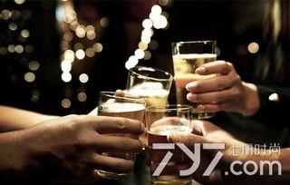 吃瓜和啤酒哪种容易发胖,揭秘哪种饮品更容易导致体重增加