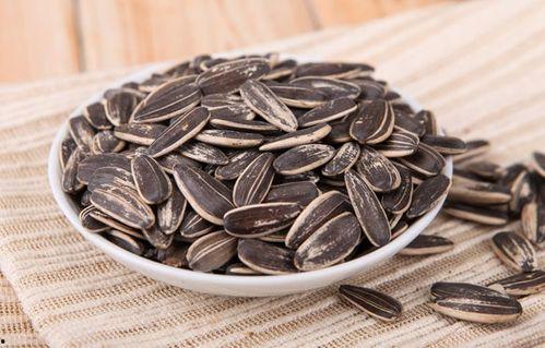 胃胀气能否吃瓜吃瓜子吗,瓜类与瓜子的食用指南