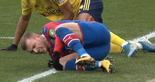 吃瓜铲球,揭秘足球场上的趣味瞬间