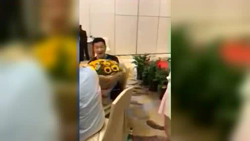 女生敲门吃瓜,一场意外的美食邂逅