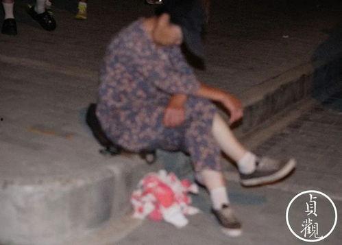 西安街边吃瓜事件视频,一场引发热议的街头冲突瞬间