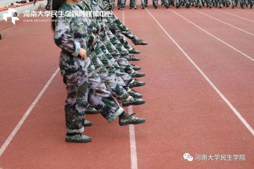 吃瓜式军训,趣味横生的军营生活剪影