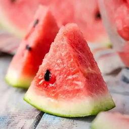 滑滑吃瓜,揭秘娱乐圈的甜蜜与苦涩