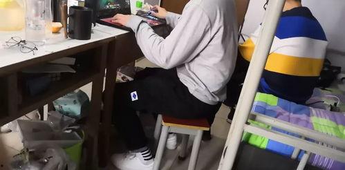 带你吃瓜男生寝室,趣味横生的宿舍生活大揭秘