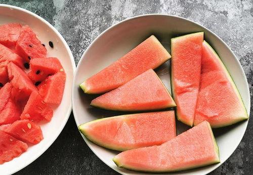 吃瓜吃瓤还是皮好吃,吃瓜吃瓤还是皮，谁才是美味之王？