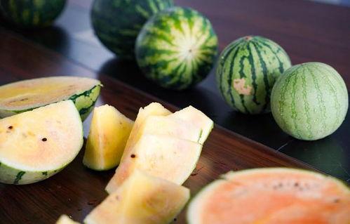 吃瓜吃瓤还是皮好吃,吃瓜吃瓤还是皮，谁才是美味之王？